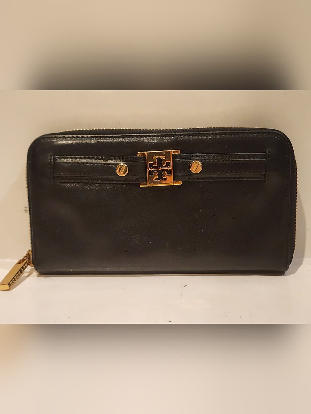 Tory Burch Vintage Black Leather Full Zip Wallet